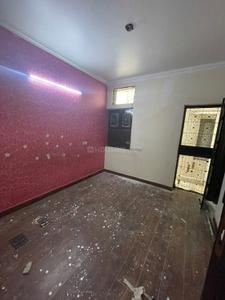 Bedroom Image of 720 Sq.ft 2 BHK Builder Floor for rent in Shalimar Bagh New Delhi for Rs. 27000
