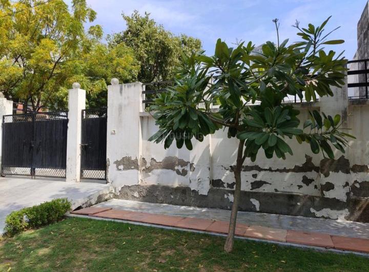 B Block, Sector 14 Main Image 1