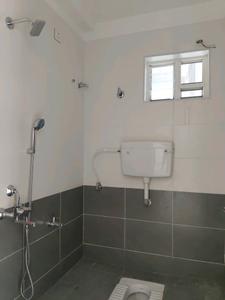 Common Bathroom Image of 880 Sq.ft 2 BHK Apartment / Flat for sale in Perungudi Chennai for Rs. 6925000