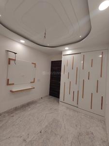 Bedroom Image of 790 Sq.ft 2 BHK Builder Floor for sale in Shalimar Bagh New Delhi for Rs. 12400000