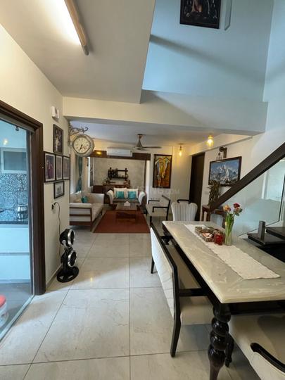 Trimurty Ariana Main Image 1