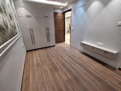 Bedroom Image of 1300 Sq.ft 3 BHK Builder Floor for sale in Vikaspuri New Delhi for Rs. 19000000