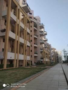 Image of 1200 Sq.ft 2 BHK Apartment / Flat for sale in Magarpatta Jasminium, Magarpatta City, Pune for Rs. 17500000