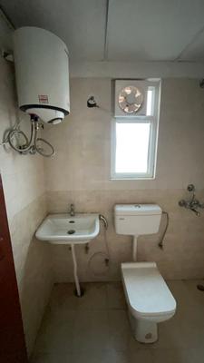 Image of 1000 Sq.ft 3 BHK Apartment / Flat for rent in ROF Amaltas, Sector 92, Gurgaon for Rs. 20000