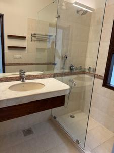 Bathroom Image of 2800 Sq.ft 4 BHK Builder Floor for rent in New Friends Colony New Delhi for Rs. 299000