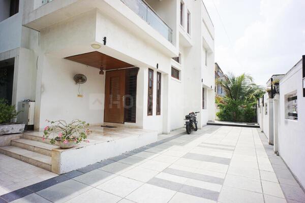Naranpura near life care hospital Main Image 1