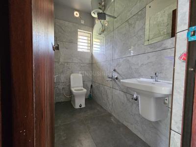 Bathroom Image of 1000 Sq.ft 2 BHK Apartment / Flat for rent in Thana Kannur for Rs. 20000