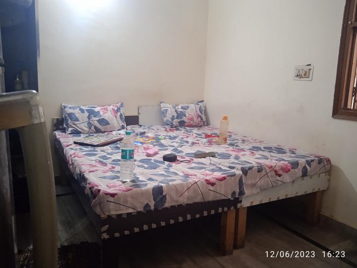 Bhagwati Garden, Dwarka Mor Bedroom 1