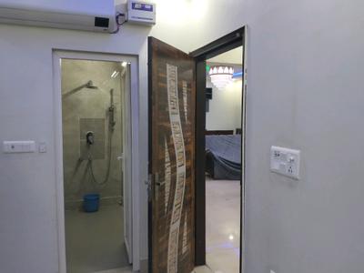 Bedroom Image of 980 Sq.ft 3 BHK Apartment / Flat for sale in Laxmi Nagar New Delhi for Rs. 9000000