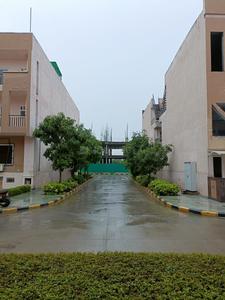 Image of 100 Sq.ft Residential Plot / Land for sale in Supertech Golf Country, Yeida, Greater Noida for Rs. 7000000