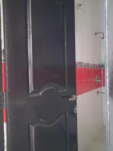 Common Bathroom Image of 1495 Sq.ft 3 BHK Apartment / Flat for sale in Amrapali Platinum, Sector 120 Noida for Rs. 13900000