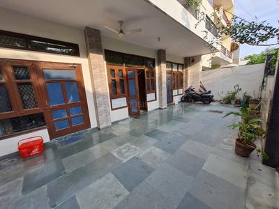 Balcony Image of 2000 Sq.ft 6 BHK Independent House for sale in Sector 71 Noida for Rs. 70000000