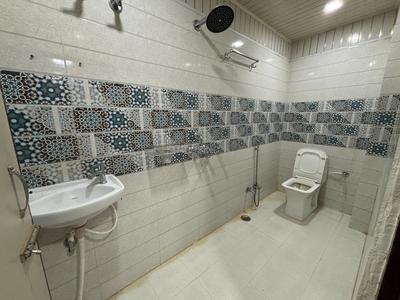 Bathroom Image of 4200 Sq.ft 8 BHK Independent House for sale in Susuwahi Varanasi for Rs. 30000000
