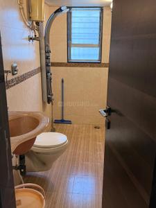 Bathroom Image of 751 Sq.ft 2 BHK Apartment / Flat for rent in Navjivan Colony, Mahim Mumbai for Rs. 75000