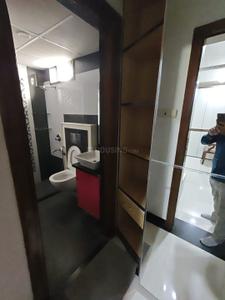Bathroom Image of 2100 Sq.ft 3 BHK Apartment / Flat for rent in Jubilee Hills Hyderabad for Rs. 75000