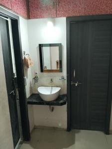 Bathroom Image of 1200 Sq.ft 3 BHK Duplex for rent in Narayan Gardens, New Alkapuri Vadodara for Rs. 50000