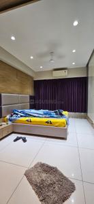 Bedroom Image of 2800 Sq.ft 4 BHK Apartment / Flat for rent in Earth Elegance, Bodakdev Ahmedabad for Rs. 80000