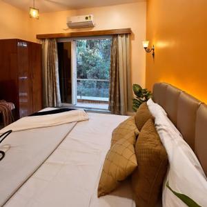 Bedroom Image of 4000 Sq.ft 5 BHK Villa for sale in Arsiwalla Villa Lonavala for Rs. 45000000