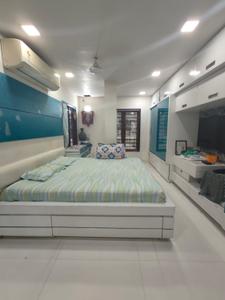 Bedroom Image of 3300 Sq.ft 5 BHK Apartment / Flat for sale in Bodakdev Ahmedabad for Rs. 22000000