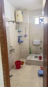 Bathroom Image of 1350 Sq.ft 3 BHK Apartment / Flat for rent in Balmikinagar Lucknow for Rs. 40000