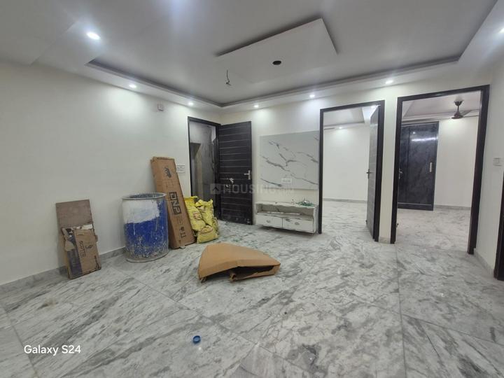 Basaidarapur Bedroom 1