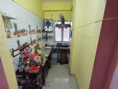 Kitchen Image of 850 Sq.ft 2 BHK Apartment / Flat for rent in Vivekananda Apartment, Kaikhali Kolkata for Rs. 12000