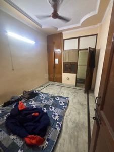Bedroom Image of 900 Sq.ft 3 BHK Builder Floor for rent in RWA Indra Vikas Colony, Mukherjee Nagar New Delhi for Rs. 25000