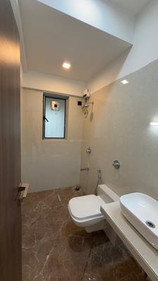 Image of 800 Sq.ft 2 BHK Apartment / Flat for rent in Santacruz West, Mumbai for Rs. 125000