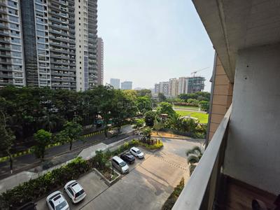 Balcony Image of 1500 Sq.ft 3 BHK Apartment / Flat for sale in Amanora Gateway Towers, Hadapsar Pune for Rs. 32000000