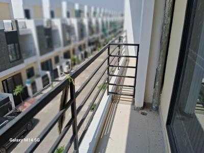 Balcony Image of 802 Sq.ft 2 BHK Apartment / Flat for sale in Bhawna City Phase 2, Shastripuram Agra for Rs. 3800000