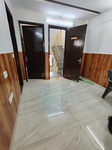 Bedroom Image of 580 Sq.ft 2 BHK Builder Floor for rent in Shalimar Bagh New Delhi for Rs. 26000