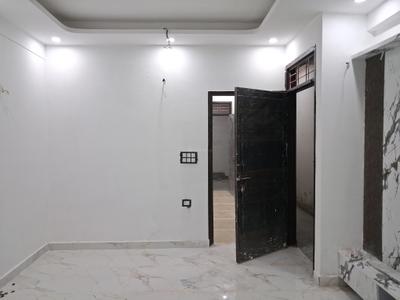 Living Room Image of 1050 Sq.ft 2 BHK Apartment / Flat for sale in Sector 101 Noida for Rs. 4400000