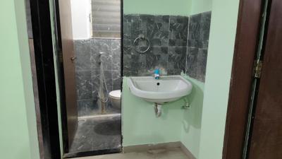 Bathroom Image of 650 Sq.ft 1 BHK Apartment / Flat for rent in Sree Little Hearts, Undri Pune for Rs. 13500