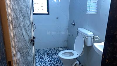 Bathroom Image of 550 Sq.ft 1 BHK Apartment / Flat for rent in Pune Cantonment Pune for Rs. 35000