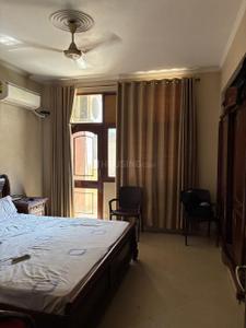 Bedroom Image of 2250 Sq.ft 4 BHK Apartment / Flat for sale in Parsvnath Prestige, Sector 93A Noida for Rs. 34500000