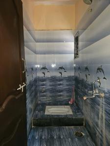 Common Bathroom Image of 550 Sq.ft 1 BHK Independent House for rent in Wagholi Pune for Rs. 9000