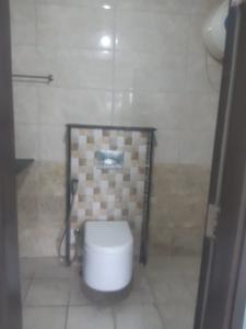 Bathroom Image of 1390 Sq.ft 3 BHK Apartment / Flat for rent in Whitefield Bengaluru for Rs. 58000