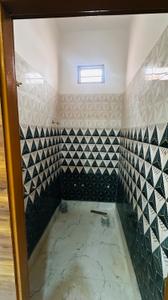 Bathroom Image of 1500 Sq.ft 3.5 BHK Independent House for sale in Govindpuram Ghaziabad for Rs. 6980000