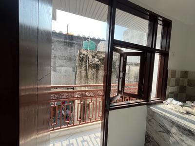 Balcony Image of 270 Sq.ft 1 RK Builder Floor for rent in Saket New Delhi for Rs. 13500