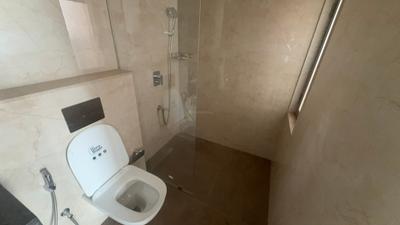 Image of 1500 Sq.ft 3 BHK Apartment / Flat for rent in Piramal Mahalaxmi, Worli, Mumbai for Rs. 300000
