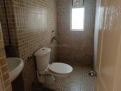 Bathroom Image of 1069 Sq.ft 2 BHK Apartment / Flat for rent in Paras Tierea, Sector 137 Noida for Rs. 25000