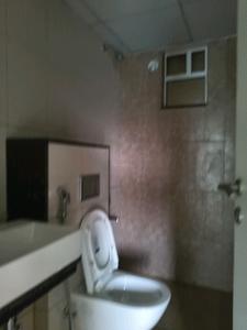 Common Bathroom Image of 864 Sq.ft 2 BHK Apartment / Flat for sale in Godrej Green Vistas, Mahalunge Pune for Rs. 7300000