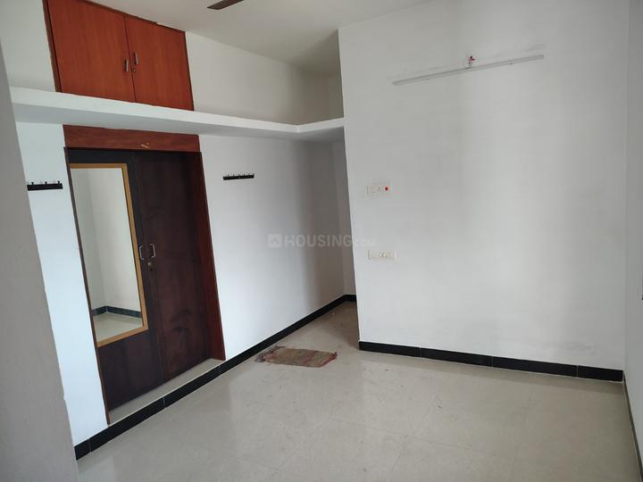 Thoppampatti Pirivu, Vadamadurai Bedroom 1