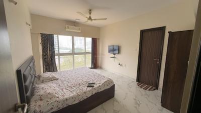 Bedroom Image of 1350 Sq.ft 3 BHK Apartment / Flat for rent in Raheja Ridgewood, Goregaon East Mumbai for Rs. 130000