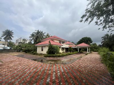 Image of 6000 Sq.ft 5 BHK Independent House for sale in Vyttila, Kochi for Rs. 105000000
