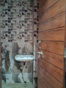 Common Bathroom Image of 917 Sq.ft 2 BHK Apartment / Flat for sale in Sector 74 Noida for Rs. 3895000