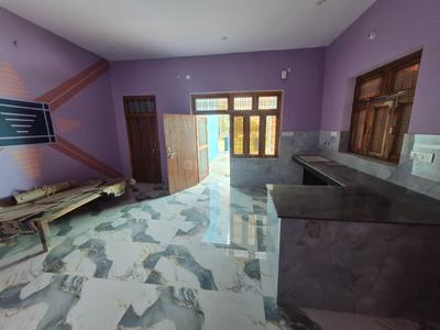 Kitchen Image of 1700 Sq.ft 3 BHK Independent House for rent in Navi Kot Nandana Lucknow for Rs. 15000