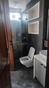 Bathroom Image of 2925 Sq.ft 4 BHK Independent House for rent in Janakpuri New Delhi for Rs. 115000