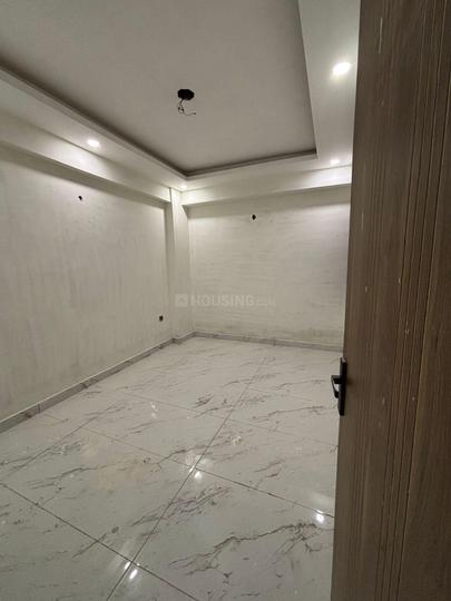 Sector 104 Main Image 1