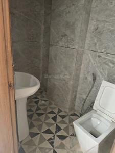 Bathroom Image of 1500 Sq.ft 3 BHK Apartment / Flat for rent in Sector 45 Noida for Rs. 48000